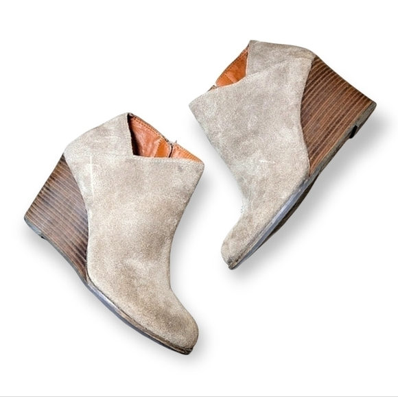 Lucky Brand Tan Suede Yakeena Wedge Booties Size 8.5 - Picture 1 of 16